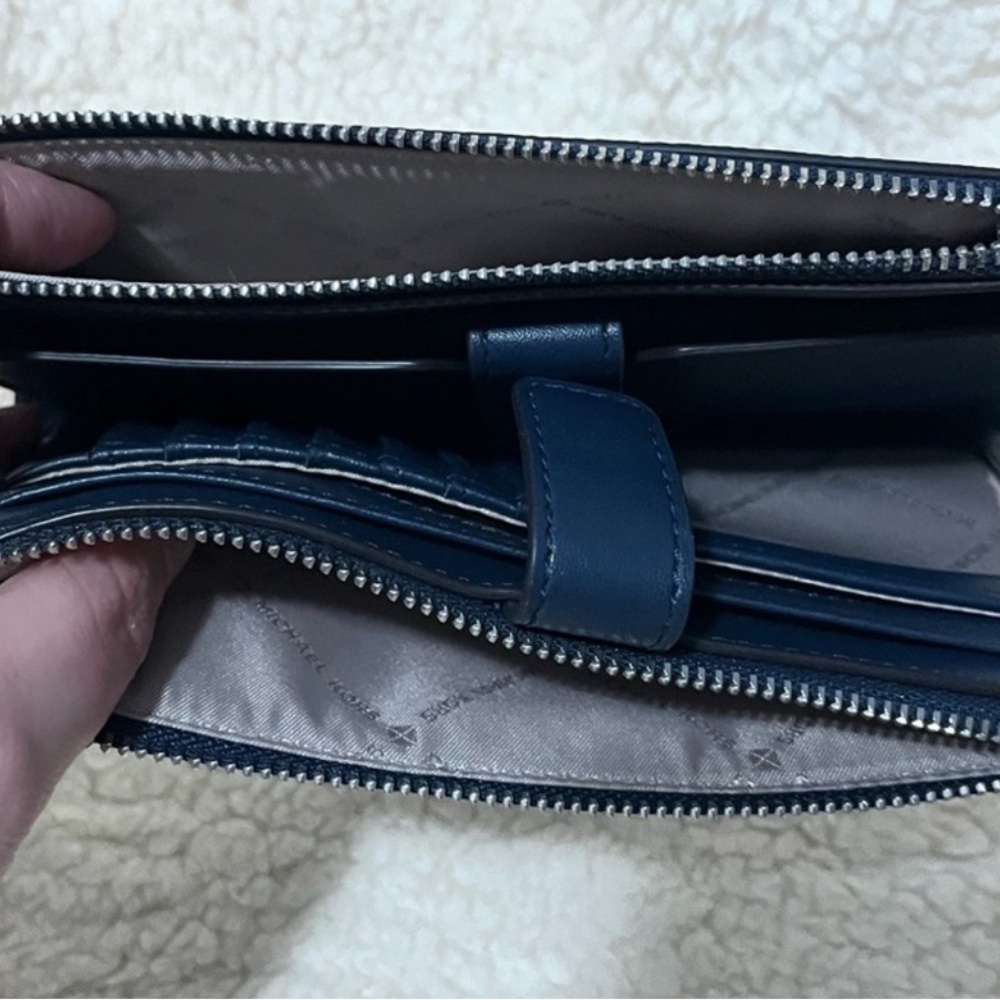 MIchael Kors Blue Wallet/ Wristlet - Picture 5 of 8